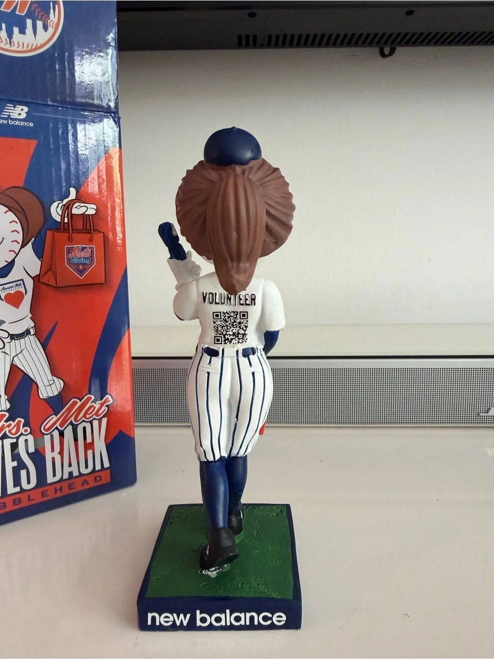 Mrs. Met Bobblehead Collectible - Blue & Orange
